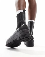 urban flatform chelsea boots in black