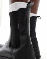 urban flatform chelsea boots in black