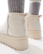 mini flatform boots in cream