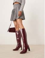heeled knee boot in burgundy