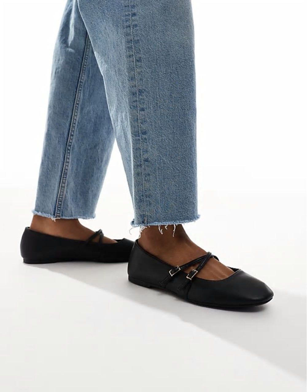 cross strap ballet flat in black