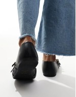 cross strap ballet flat in black