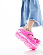 Mega crush 3 strap sandals in pink crush