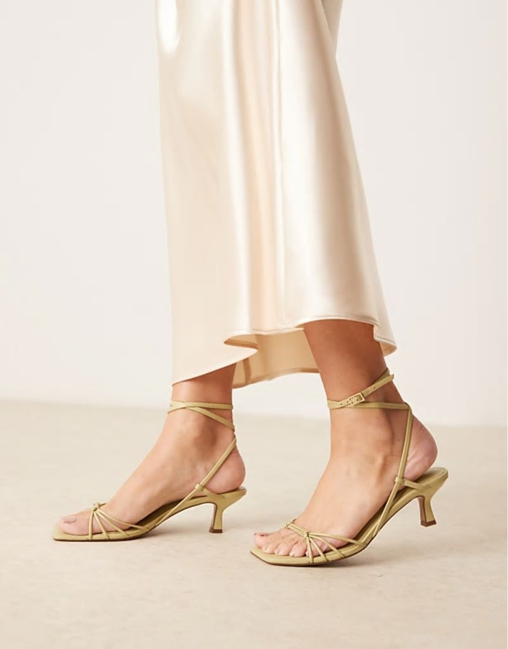 Hammock strappy kitten heel sandals in pistachio