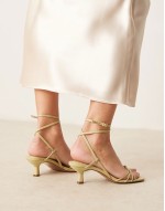 Hammock strappy kitten heel sandals in pistachio